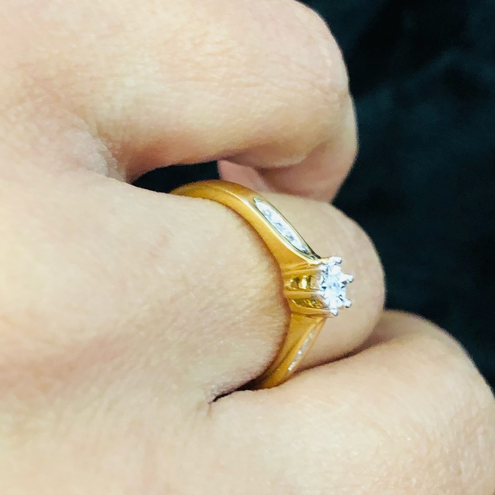 Diamond Engagement Solitaire ring - Picture 3 of 12